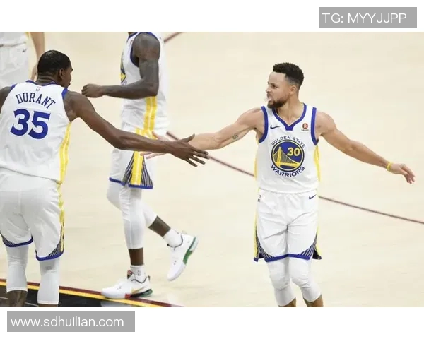 2018年NBA总决赛骑士与勇士精彩对决全程录像回顾与分析