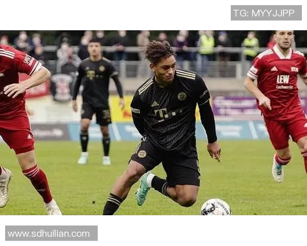 德国与阿尔及利亚比赛全场表现评分分析与总结