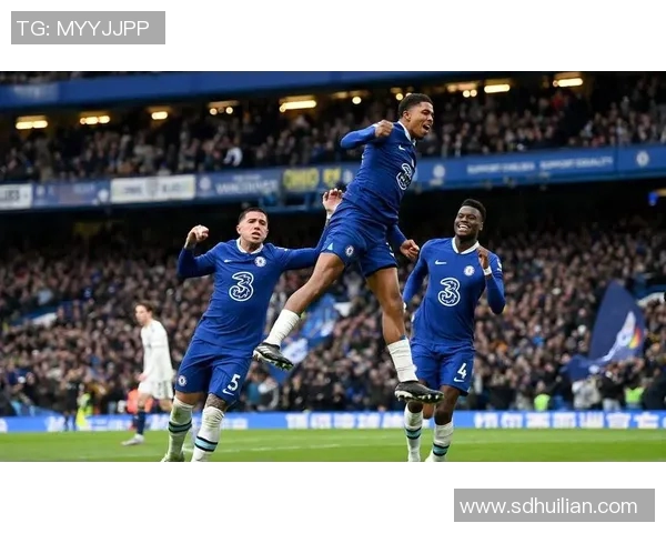 利兹联与维拉激战正酣谁能在英超赛场上笑到最后