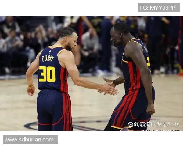 火箭与雷霆季后赛对决精彩回顾与分析全景展现篮球魅力与激情